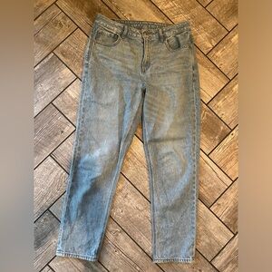 American Eagle mom Jean